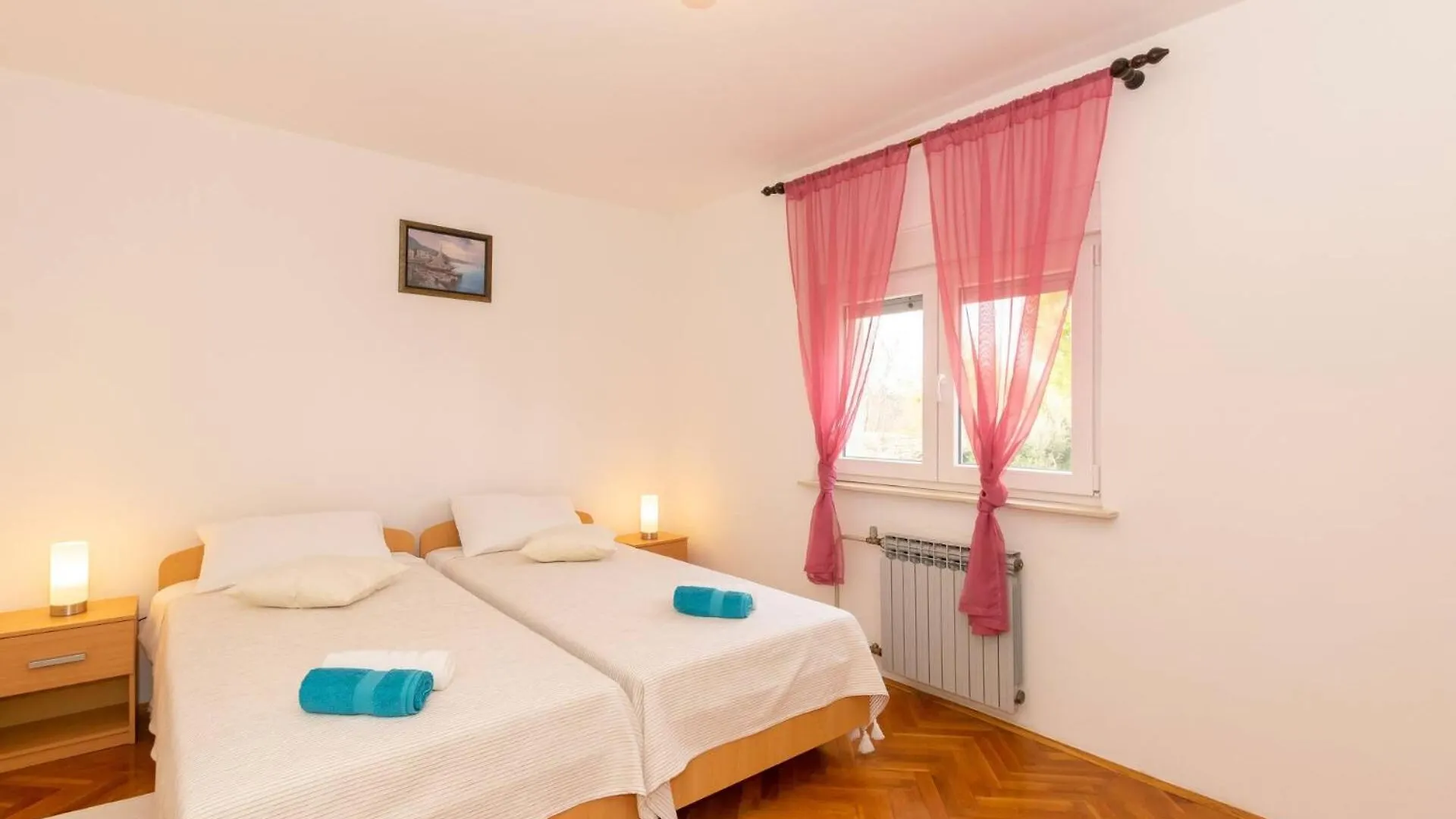 Pensjonat Family House With 2 Apartments - Irma Medulin