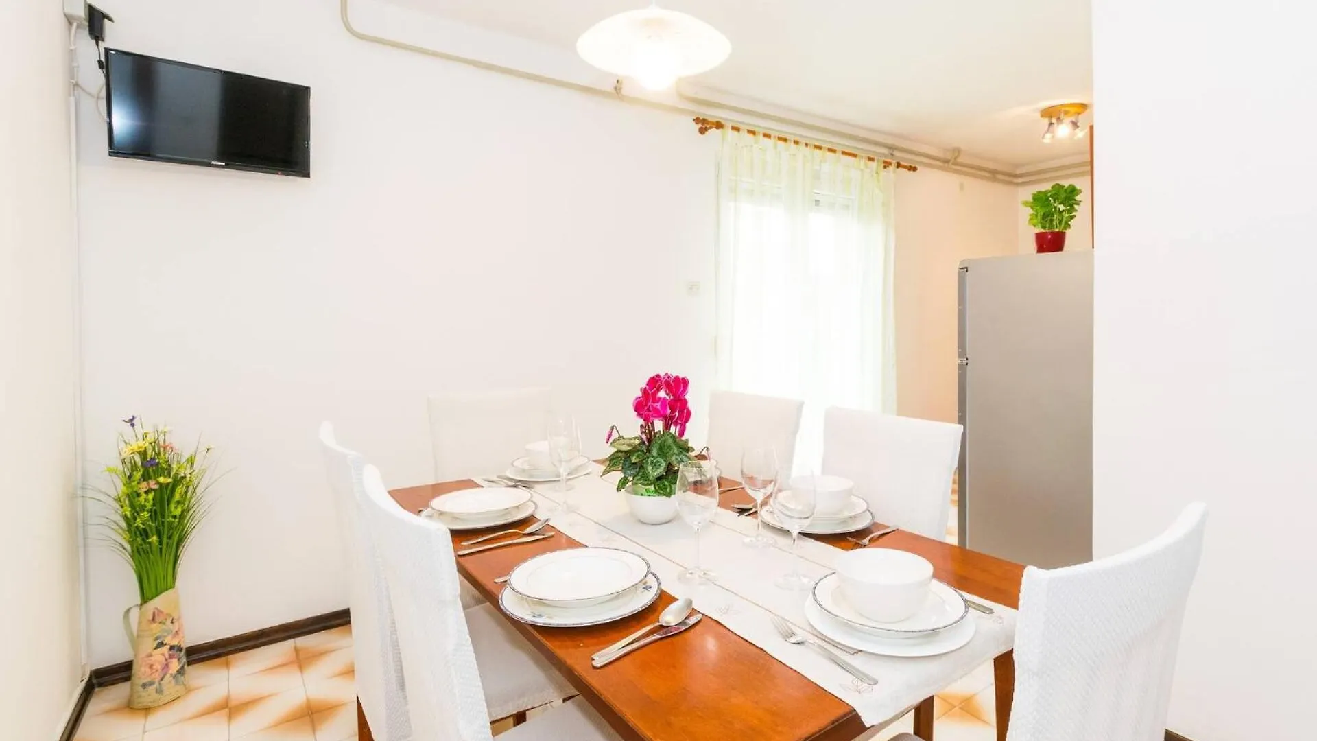 Pensjonat Family House With 2 Apartments - Irma Medulin