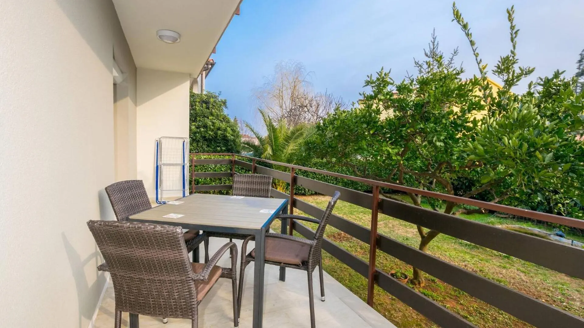 Pensjonat Family House With 2 Apartments - Irma Medulin